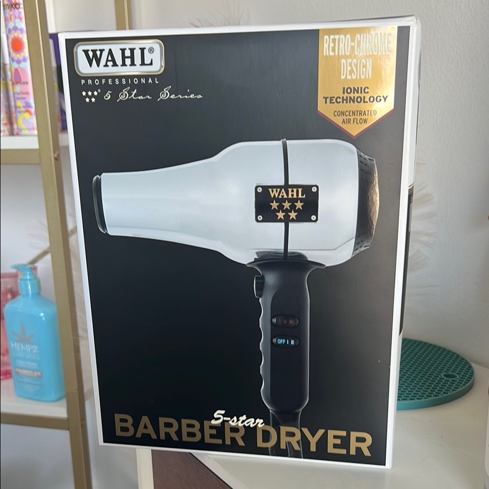 Wahl White and Black Grooming Tools for Precision and Style